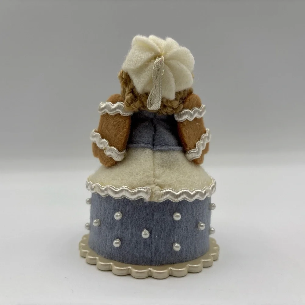 Hallmark Keepsake 2012 Sweet Angel‎ Cake Christmas Tree Ornament Handcrafted